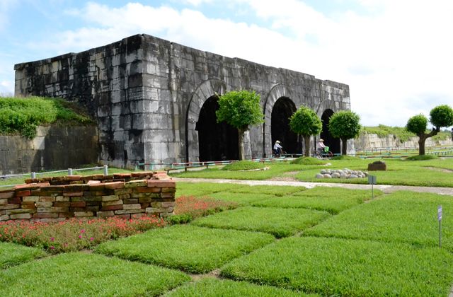 Hồ Quý Ly và Nga Sơn — Đồi Hồ, Bến Tín, chợ và đường Hồ Vương
